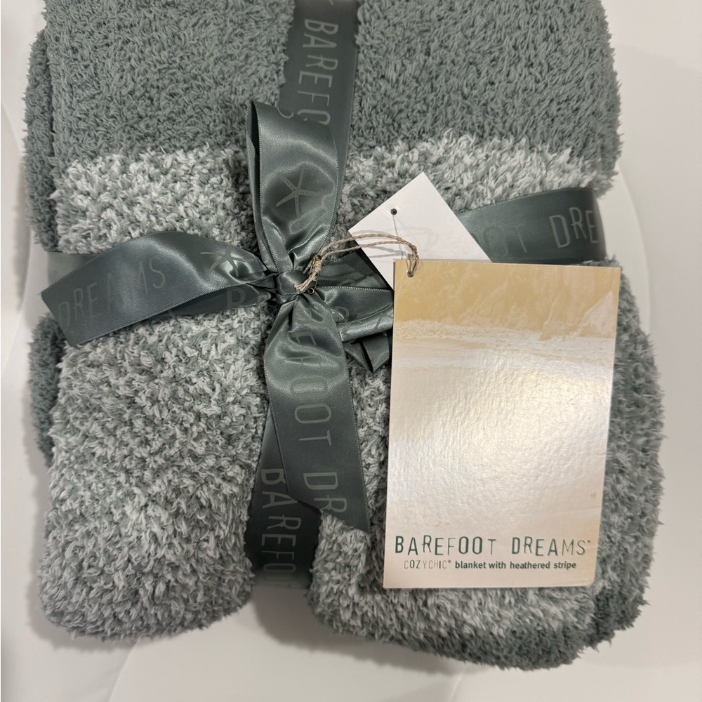 Barefoot Dreams CozyChic Green Blanket